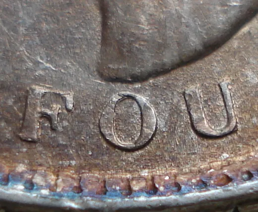 Portrait 1: narrow gap between the O and the bust